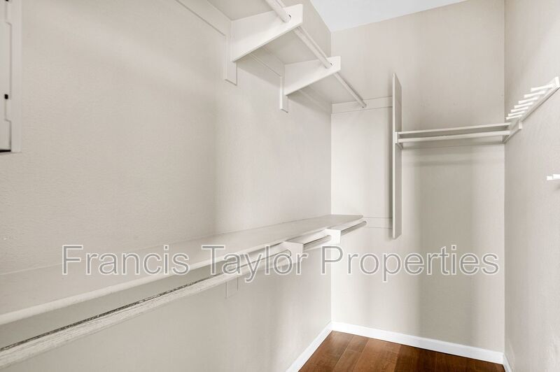 Centrally located 2 Bedroom Townhome in San Diego! property image