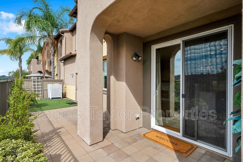 Centrally located 2 Bedroom Townhome in San Diego! property image