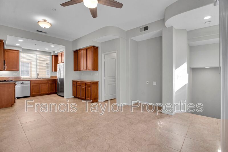 Light and Bright 3 Bedroom in Ideal San Marcos Community! property image