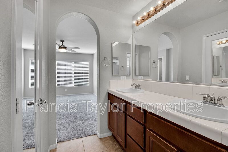 Light and Bright 3 Bedroom in Ideal San Marcos Community! property image
