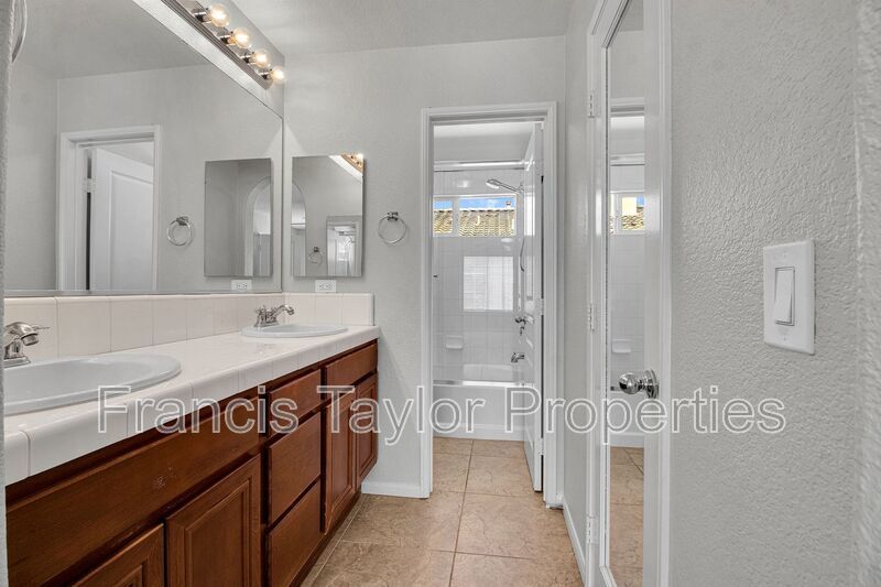 Light and Bright 3 Bedroom in Ideal San Marcos Community! property image