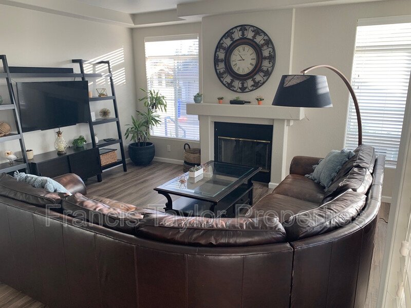 Beautiful Two Bedroom Condo Available in Mission Del Oro property image