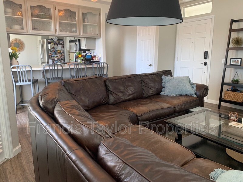 Beautiful Two Bedroom Condo Available in Mission Del Oro property image