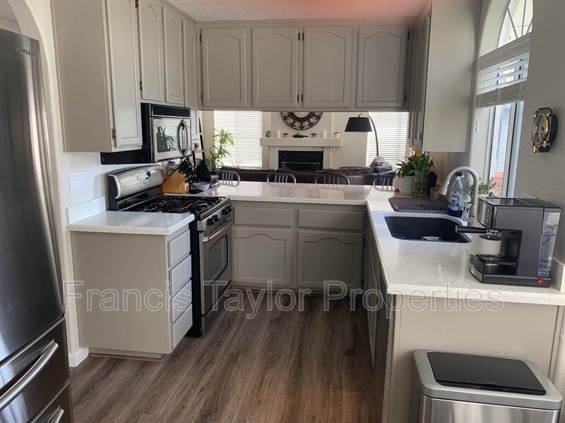 Beautiful Two Bedroom Condo Available in Mission Del Oro property image