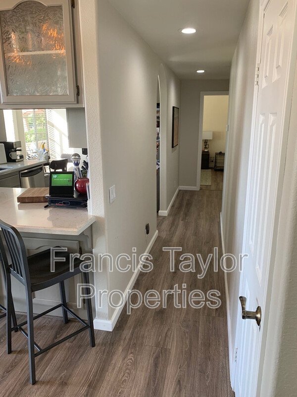 Beautiful Two Bedroom Condo Available in Mission Del Oro property image