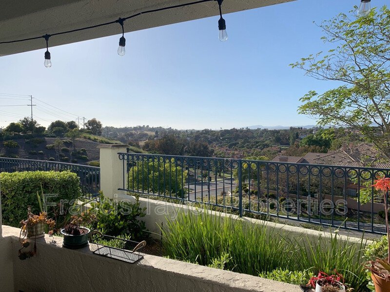 Beautiful Two Bedroom Condo Available in Mission Del Oro property image