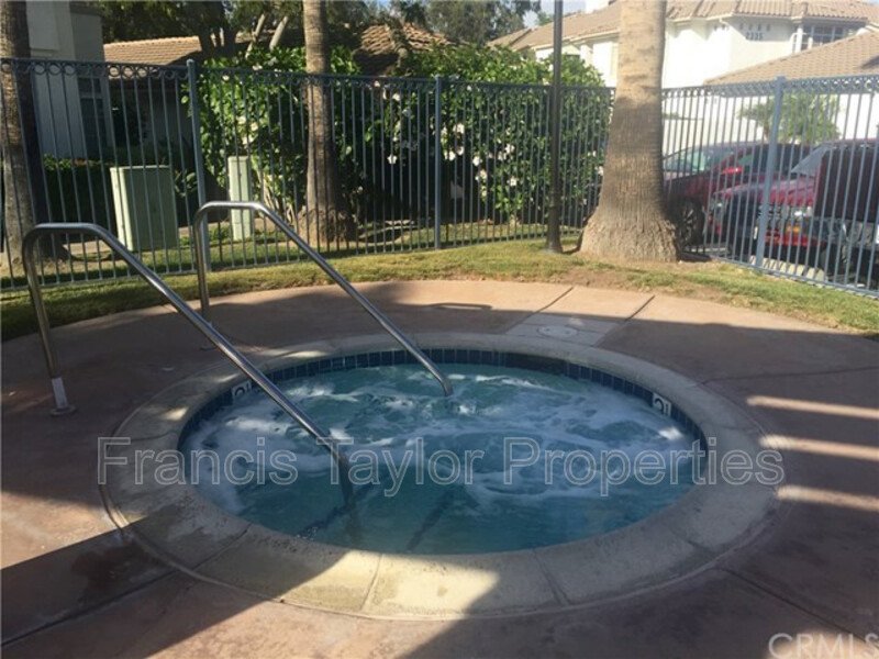 Beautiful Two Bedroom Condo Available in Mission Del Oro property image