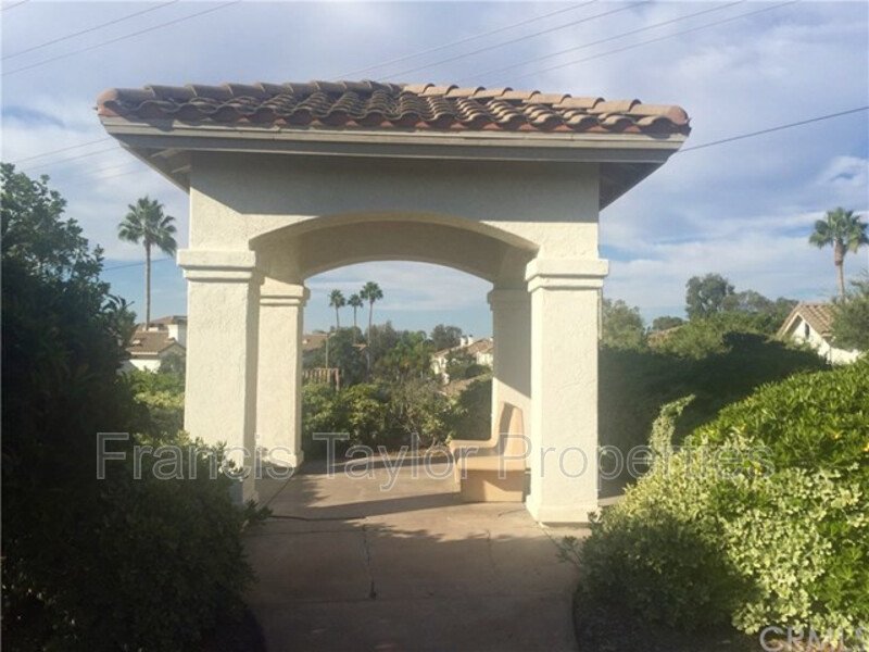 Beautiful Two Bedroom Condo Available in Mission Del Oro property image