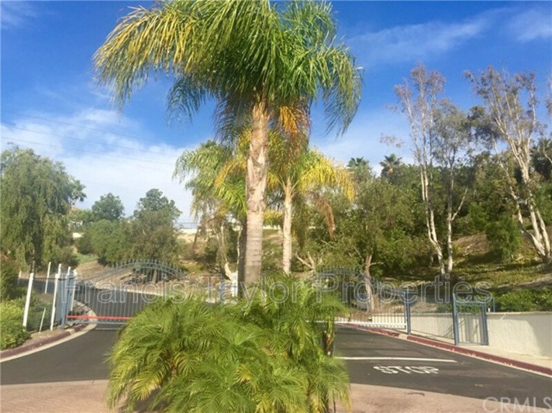 Beautiful Two Bedroom Condo Available in Mission Del Oro property image